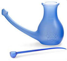 Ladda upp bild till gallerivisning, Blue Nose Buddy Neti Pot med matchende ske, premium neti pot fremstillet i Sverige